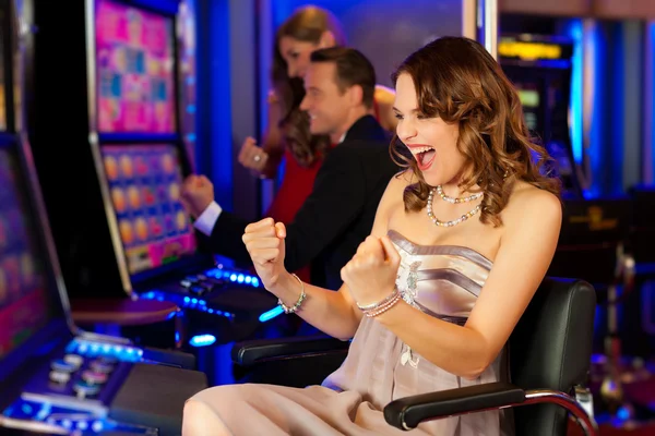 Slot Online dengan Fitur Bonus Paling Menguntungkan